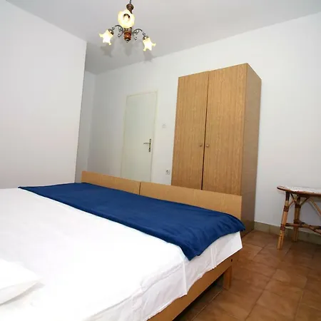 Apartment Obratov #4